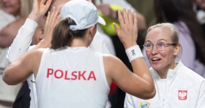 Bliska relacja Świątek i Abramowicz. Mocny głos z boku: “Warto powiedzieć jasno”