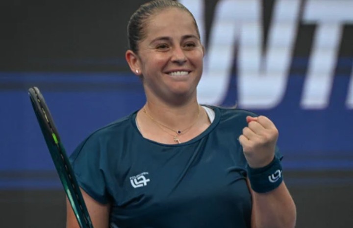 Treningi u Rafaela Nadala nie pomogły. Powrót z 1:5 i triumf Ostapenko