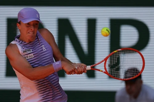 O której Świątek gra z Linette? O której? Roland Garros [TRANSMISJA NA ŻYWO, TV]