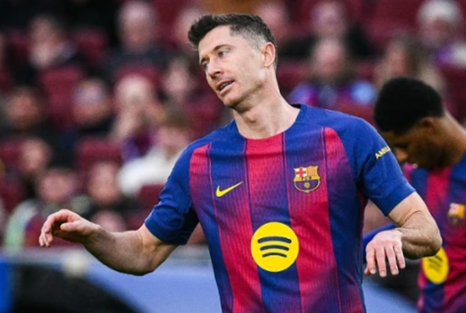 Zaskakujące spekulacje ws. transferu Lewandowskiego, inny Polak reaguje. Krótki komunikat
